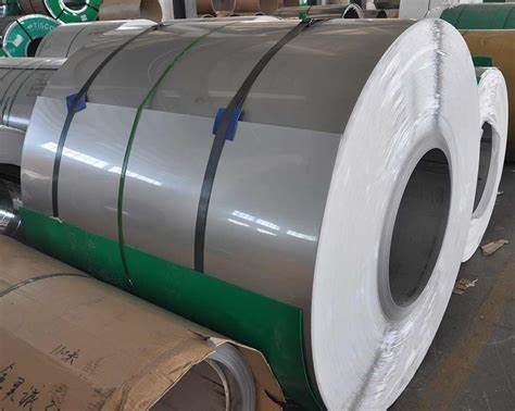 A bobina de aço inoxidável laminada a alta temperatura ASTM 4mm SS da largura do RUÍDO 410 1000mm cobre VAGABUNDOS da bobina