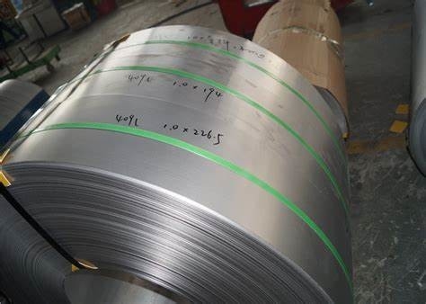 1220mm 0.4mm que os VAGABUNDOS de aço inoxidável do rolo da folha molham o transporte SS cobrem a bobina