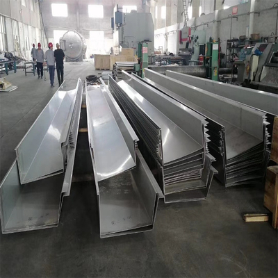 A calha de aço inoxidável de 304 telhados personalizou de superfície 2B da calha 1.5*1219mm da indústria das formas laminada