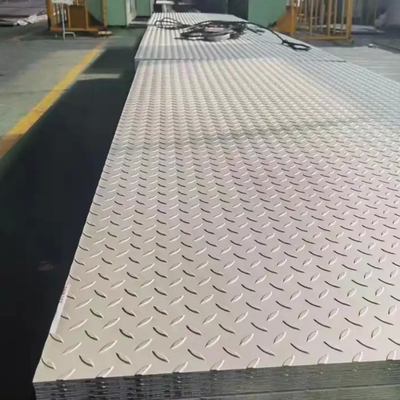 ASTM 316 Folhas de aço inoxidável em relevo Anti-deslizamento 1400 * 6000mm Tamanho 0,65mm 0,75mm Espessura 2B Edifício de banheiro