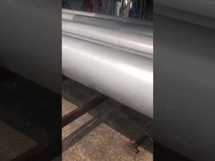 Os tubos de aço inoxidável 304/304L são lavados antes da entrega